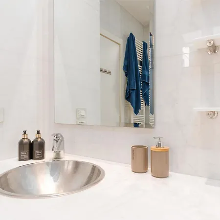 Youhosty - Brera 17 Apartman *