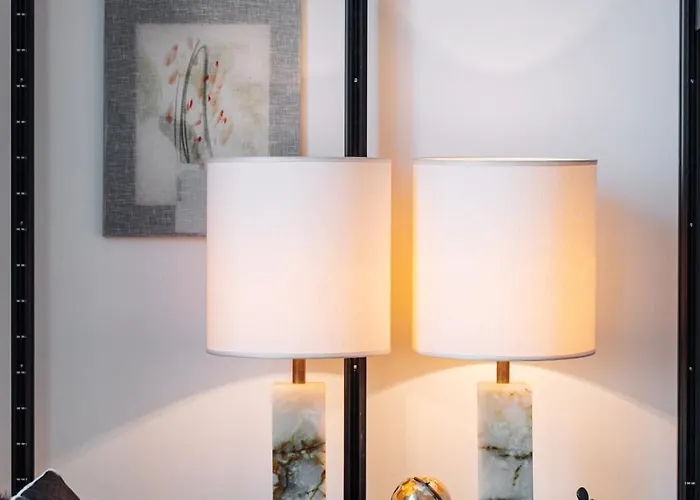 Youhosty - Brera 17 *