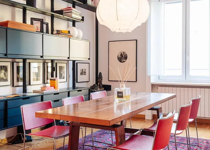 Youhosty - Brera 17 *